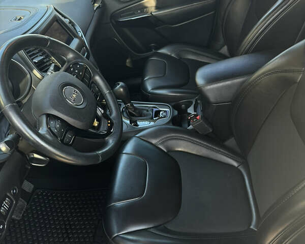 Белый Джип Чероки, объемом двигателя 2.4 л и пробегом 142 тыс. км за 16000 $, фото 7 на Automoto.ua