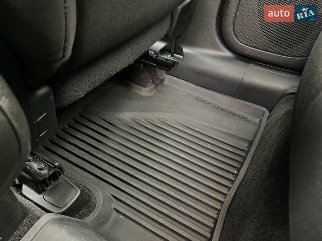 Білий Джип Cherokee, об'ємом двигуна 2.36 л та пробігом 149 тис. км за 13800 $, фото 33 на Automoto.ua