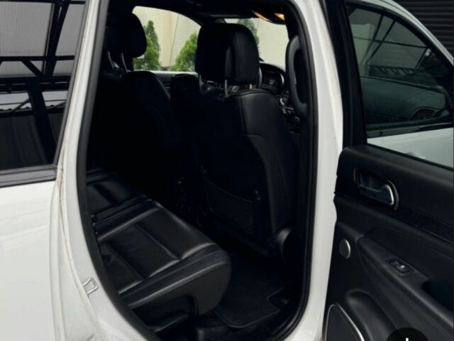 Белый Джип Чероки, объемом двигателя 3.6 л и пробегом 43 тыс. км за 26500 $, фото 6 на Automoto.ua