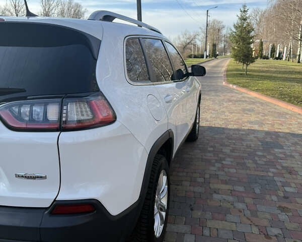 Белый Джип Чероки, объемом двигателя 2.4 л и пробегом 134 тыс. км за 16350 $, фото 11 на Automoto.ua