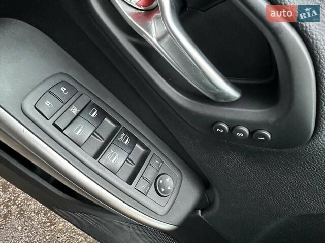 Білий Джип Cherokee, об'ємом двигуна 2.36 л та пробігом 127 тис. км за 16800 $, фото 13 на Automoto.ua