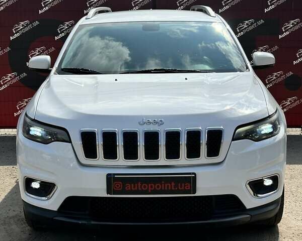 Белый Джип Чероки, объемом двигателя 2.36 л и пробегом 127 тыс. км за 17400 $, фото 1 на Automoto.ua
