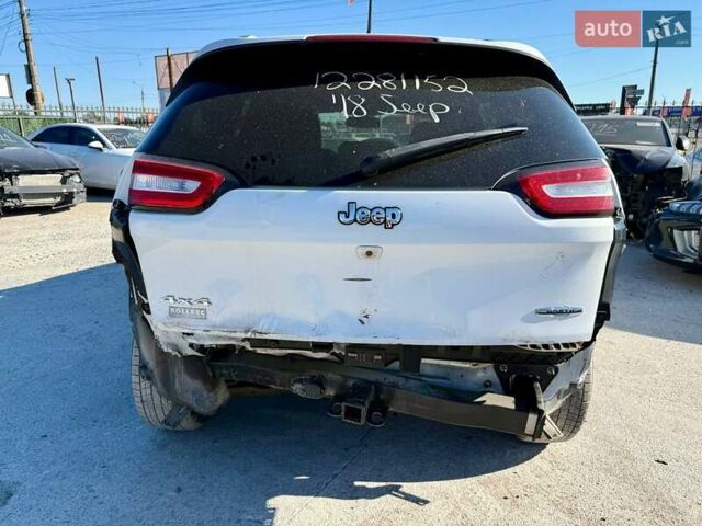 Белый Джип Чероки, объемом двигателя 3.24 л и пробегом 87 тыс. км за 9800 $, фото 9 на Automoto.ua