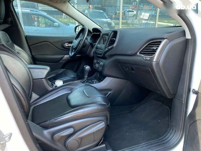 Белый Джип Чероки, объемом двигателя 2.4 л и пробегом 79 тыс. км за 15900 $, фото 8 на Automoto.ua