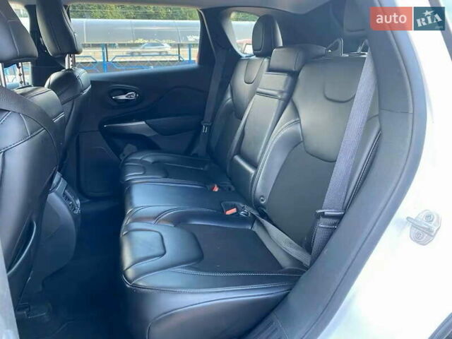 Білий Джип Cherokee, об'ємом двигуна 2.4 л та пробігом 79 тис. км за 15400 $, фото 15 на Automoto.ua