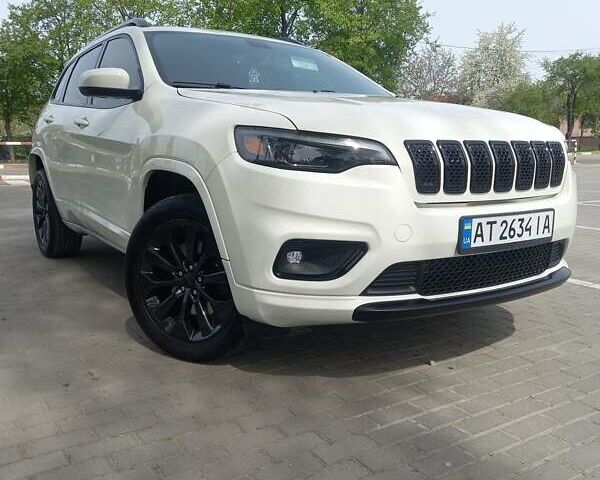 Білий Джип Cherokee, об'ємом двигуна 1.99 л та пробігом 60 тис. км за 18000 $, фото 3 на Automoto.ua