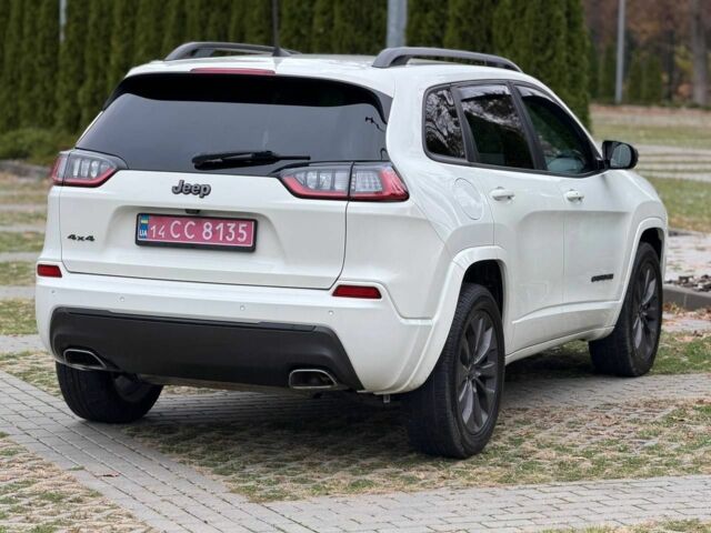 Белый Джип Чероки, объемом двигателя 0 л и пробегом 114 тыс. км за 17800 $, фото 2 на Automoto.ua