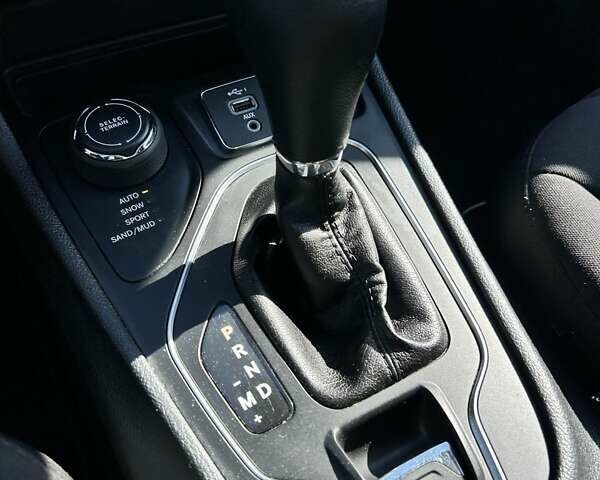 Белый Джип Чероки, объемом двигателя 2.36 л и пробегом 101 тыс. км за 17300 $, фото 20 на Automoto.ua