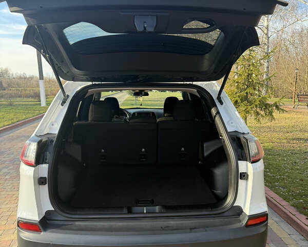 Белый Джип Чероки, объемом двигателя 2.4 л и пробегом 134 тыс. км за 16350 $, фото 20 на Automoto.ua