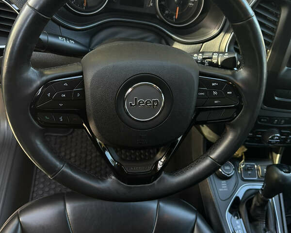 Белый Джип Чероки, объемом двигателя 2.4 л и пробегом 142 тыс. км за 16000 $, фото 10 на Automoto.ua