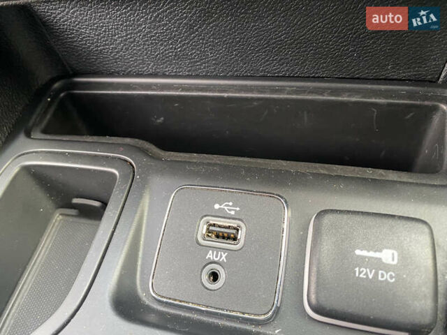 Білий Джип Cherokee, об'ємом двигуна 2.36 л та пробігом 149 тис. км за 13800 $, фото 28 на Automoto.ua