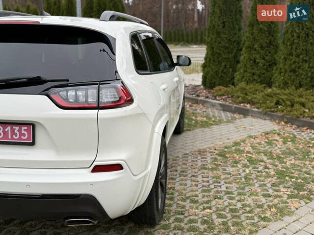 Білий Джип Cherokee, об'ємом двигуна 3.24 л та пробігом 114 тис. км за 18500 $, фото 9 на Automoto.ua