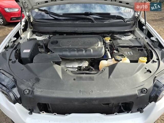 Білий Джип Cherokee, об'ємом двигуна 2.36 л та пробігом 56 тис. км за 14500 $, фото 29 на Automoto.ua