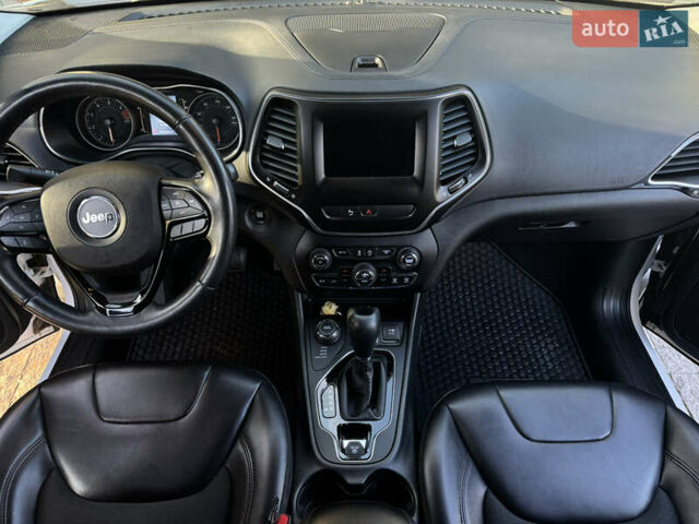 Белый Джип Чероки, объемом двигателя 2.4 л и пробегом 142 тыс. км за 16000 $, фото 17 на Automoto.ua