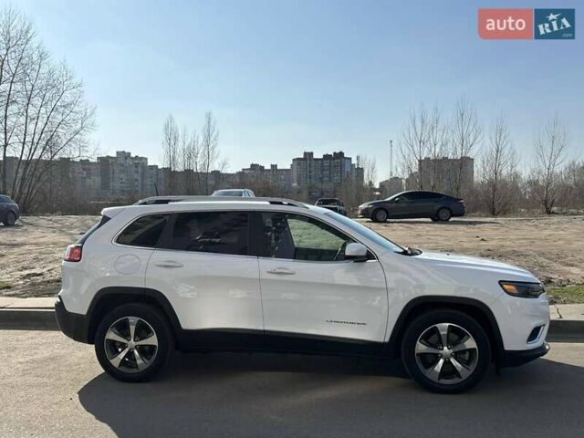 Белый Джип Чероки, объемом двигателя 2.36 л и пробегом 161 тыс. км за 16700 $, фото 4 на Automoto.ua