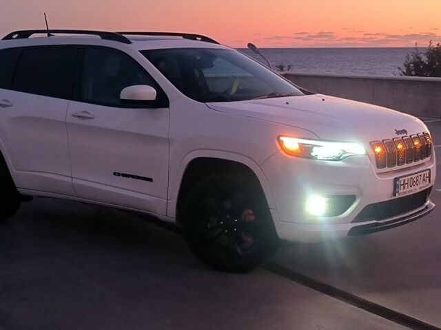 Белый Джип Чероки, объемом двигателя 3.2 л и пробегом 69 тыс. км за 19999 $, фото 6 на Automoto.ua