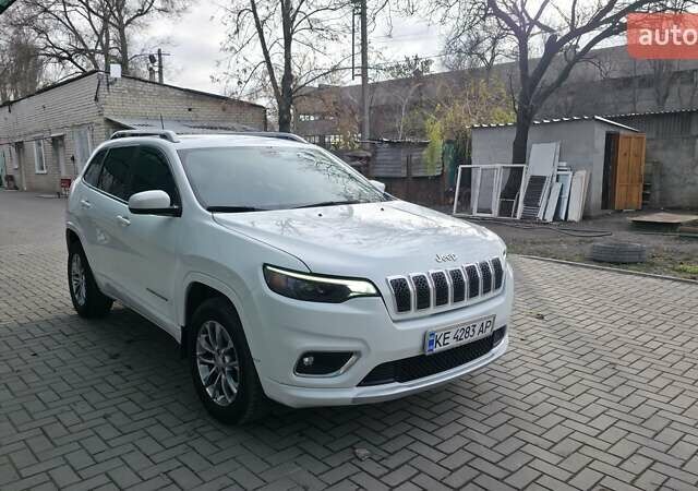 Белый Джип Чероки, объемом двигателя 2.36 л и пробегом 137 тыс. км за 16000 $, фото 11 на Automoto.ua