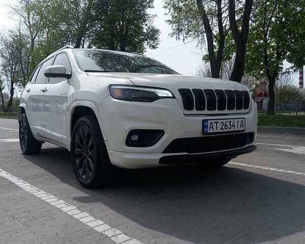 Білий Джип Cherokee, об'ємом двигуна 1.99 л та пробігом 60 тис. км за 18000 $, фото 2 на Automoto.ua