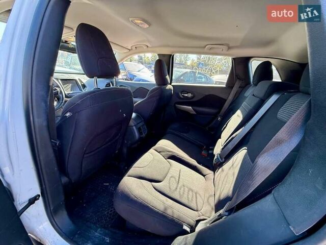 Білий Джип Cherokee, об'ємом двигуна 3.24 л та пробігом 87 тис. км за 9400 $, фото 22 на Automoto.ua