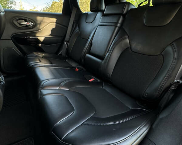 Белый Джип Чероки, объемом двигателя 2.4 л и пробегом 142 тыс. км за 16000 $, фото 13 на Automoto.ua