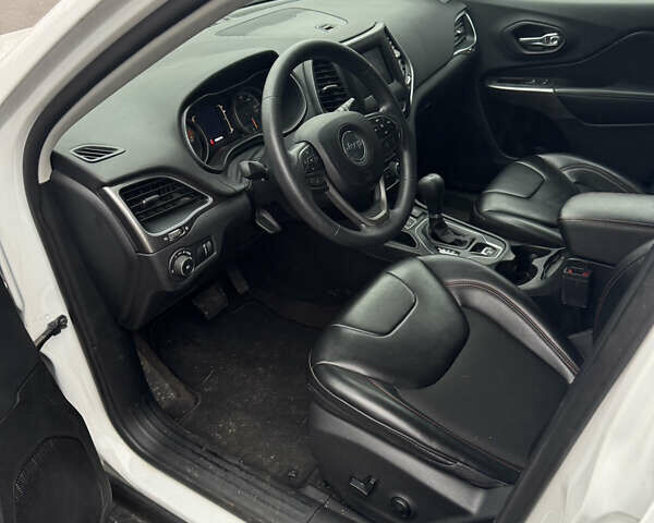 Белый Джип Чероки, объемом двигателя 3.24 л и пробегом 41 тыс. км за 14850 $, фото 10 на Automoto.ua