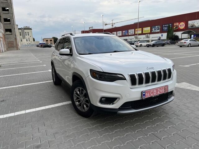 Белый Джип Чероки, объемом двигателя 0 л и пробегом 215 тыс. км за 14000 $, фото 2 на Automoto.ua