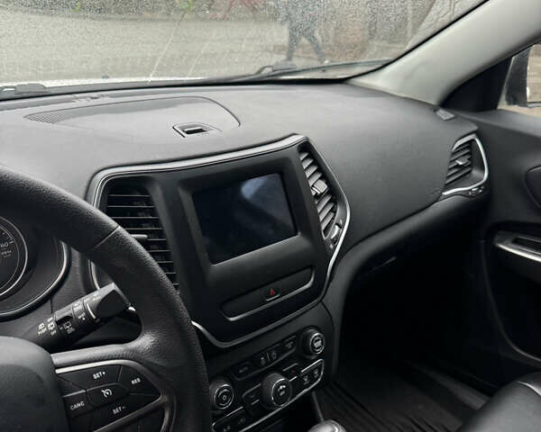 Белый Джип Чероки, объемом двигателя 3.24 л и пробегом 41 тыс. км за 14850 $, фото 14 на Automoto.ua