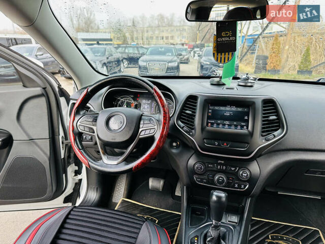 Білий Джип Cherokee, об'ємом двигуна 2.36 л та пробігом 150 тис. км за 17900 $, фото 19 на Automoto.ua