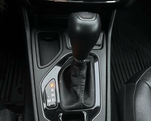 Білий Джип Cherokee, об'ємом двигуна 2.36 л та пробігом 127 тис. км за 16800 $, фото 19 на Automoto.ua