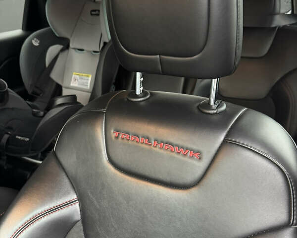 Білий Джип Cherokee, об'ємом двигуна 3.24 л та пробігом 125 тис. км за 18500 $, фото 32 на Automoto.ua