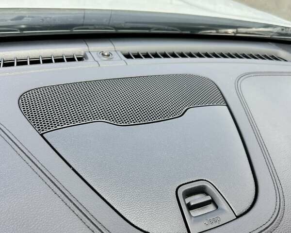 Белый Джип Чероки, объемом двигателя 2.36 л и пробегом 127 тыс. км за 17400 $, фото 37 на Automoto.ua