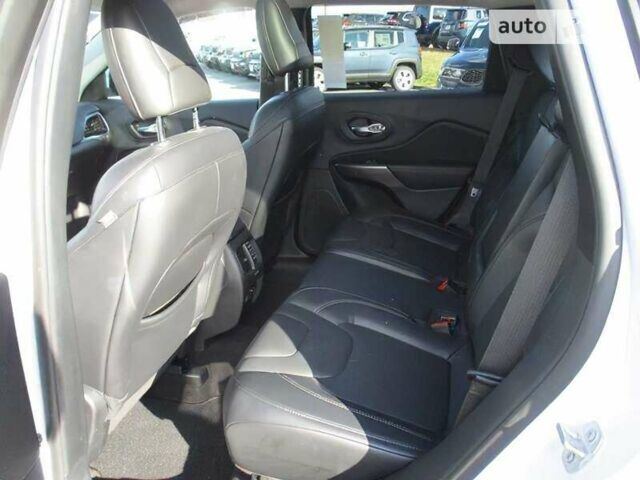 Белый Джип Чероки, объемом двигателя 2.36 л и пробегом 106 тыс. км за 17700 $, фото 13 на Automoto.ua