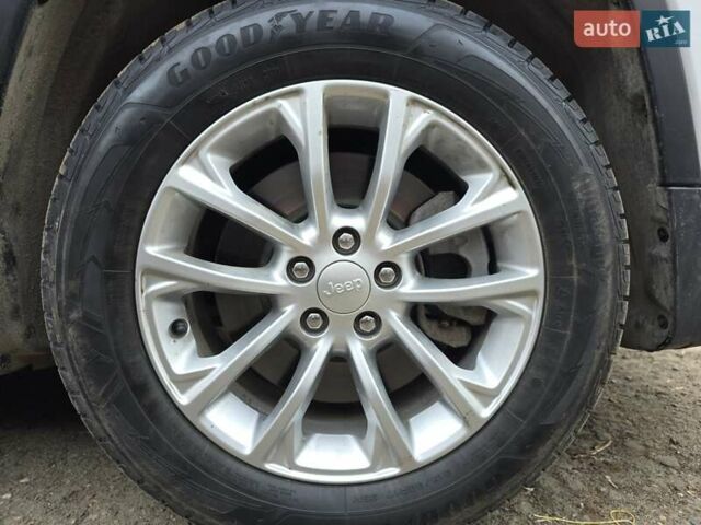 Білий Джип Cherokee, об'ємом двигуна 2.36 л та пробігом 56 тис. км за 14500 $, фото 34 на Automoto.ua