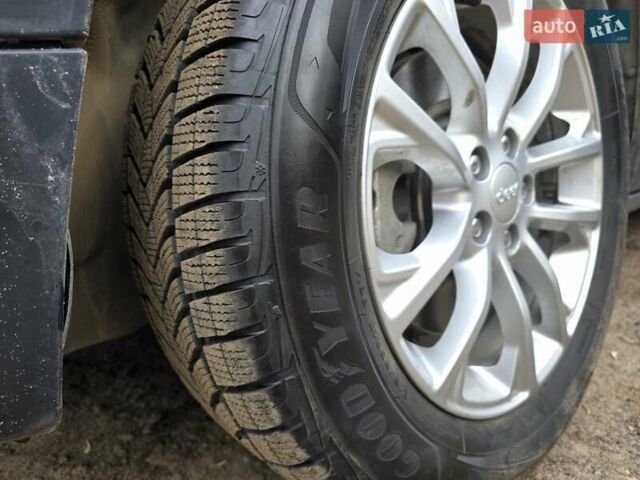 Білий Джип Cherokee, об'ємом двигуна 2.36 л та пробігом 56 тис. км за 14500 $, фото 30 на Automoto.ua