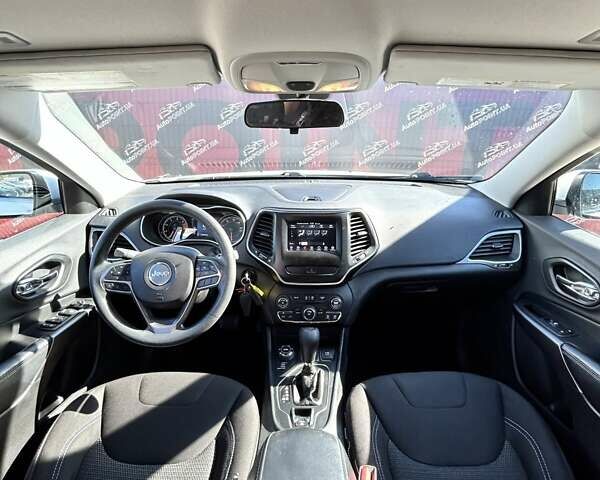 Белый Джип Чероки, объемом двигателя 2.36 л и пробегом 101 тыс. км за 17300 $, фото 17 на Automoto.ua