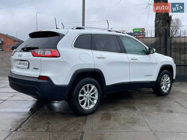 Белый Джип Чероки, объемом двигателя 2.36 л и пробегом 85 тыс. км за 14990 $, фото 4 на Automoto.ua