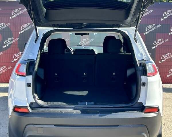 Белый Джип Чероки, объемом двигателя 2.36 л и пробегом 101 тыс. км за 17300 $, фото 12 на Automoto.ua