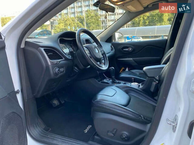 Білий Джип Cherokee, об'ємом двигуна 2.4 л та пробігом 79 тис. км за 15400 $, фото 12 на Automoto.ua