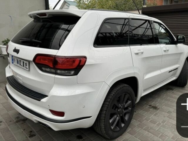 Белый Джип Чероки, объемом двигателя 3.6 л и пробегом 43 тыс. км за 26500 $, фото 1 на Automoto.ua