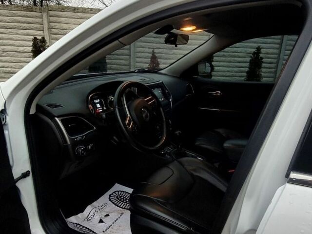 Белый Джип Чероки, объемом двигателя 2.4 л и пробегом 156 тыс. км за 14900 $, фото 7 на Automoto.ua