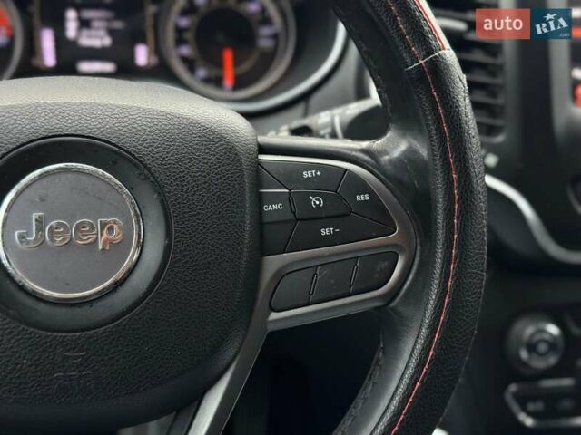 Белый Джип Чероки, объемом двигателя 2.4 л и пробегом 156 тыс. км за 18290 $, фото 30 на Automoto.ua