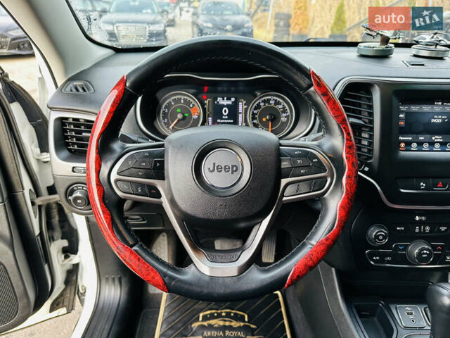 Білий Джип Cherokee, об'ємом двигуна 2.36 л та пробігом 150 тис. км за 17900 $, фото 26 на Automoto.ua