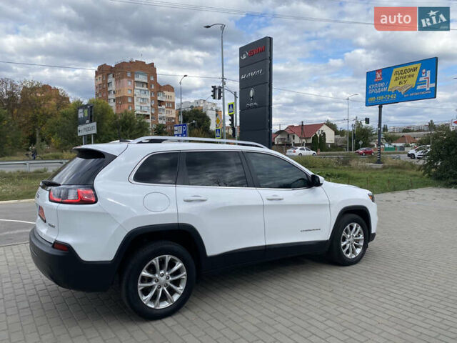 Білий Джип Cherokee, об'ємом двигуна 2.36 л та пробігом 149 тис. км за 13800 $, фото 3 на Automoto.ua