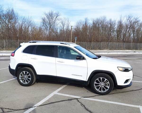 Белый Джип Чероки, объемом двигателя 2.36 л и пробегом 106 тыс. км за 17700 $, фото 2 на Automoto.ua