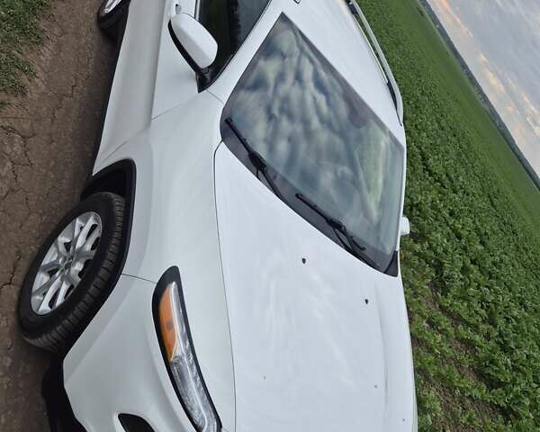 Білий Джип Cherokee, об'ємом двигуна 2.36 л та пробігом 210 тис. км за 12500 $, фото 8 на Automoto.ua