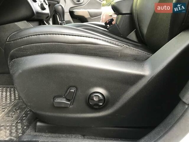 Білий Джип Cherokee, об'ємом двигуна 2.36 л та пробігом 46 тис. км за 17900 $, фото 15 на Automoto.ua