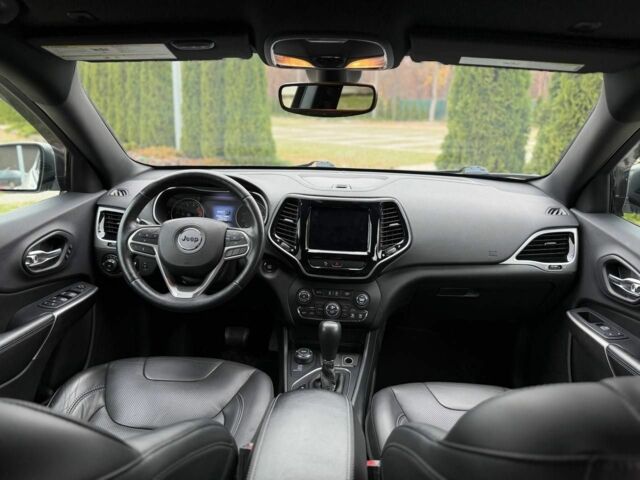 Белый Джип Чероки, объемом двигателя 0 л и пробегом 114 тыс. км за 17800 $, фото 4 на Automoto.ua