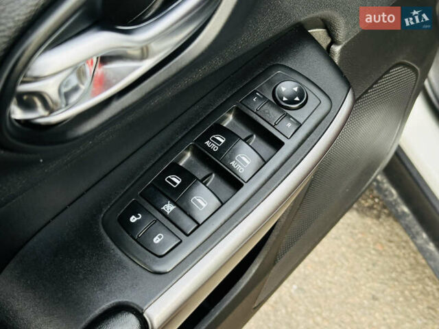 Білий Джип Cherokee, об'ємом двигуна 2.36 л та пробігом 150 тис. км за 17900 $, фото 25 на Automoto.ua