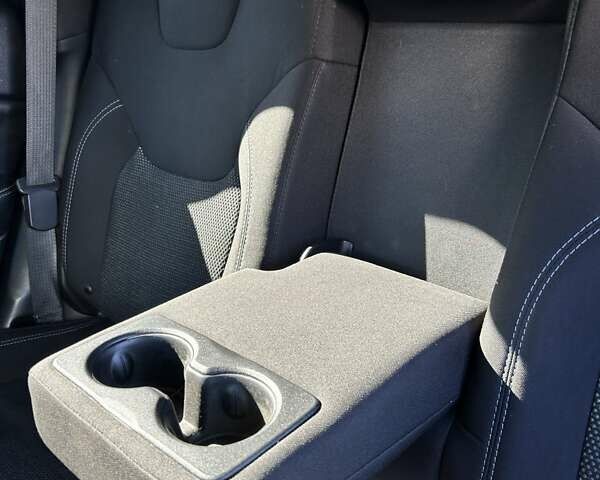 Белый Джип Чероки, объемом двигателя 2.36 л и пробегом 101 тыс. км за 17300 $, фото 23 на Automoto.ua