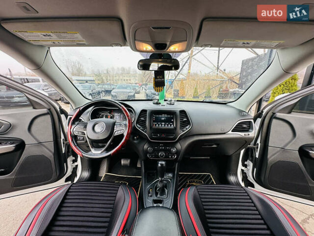 Білий Джип Cherokee, об'ємом двигуна 2.36 л та пробігом 150 тис. км за 17900 $, фото 18 на Automoto.ua